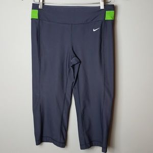 NWOT Nike DriFit Womens Capri Leggings